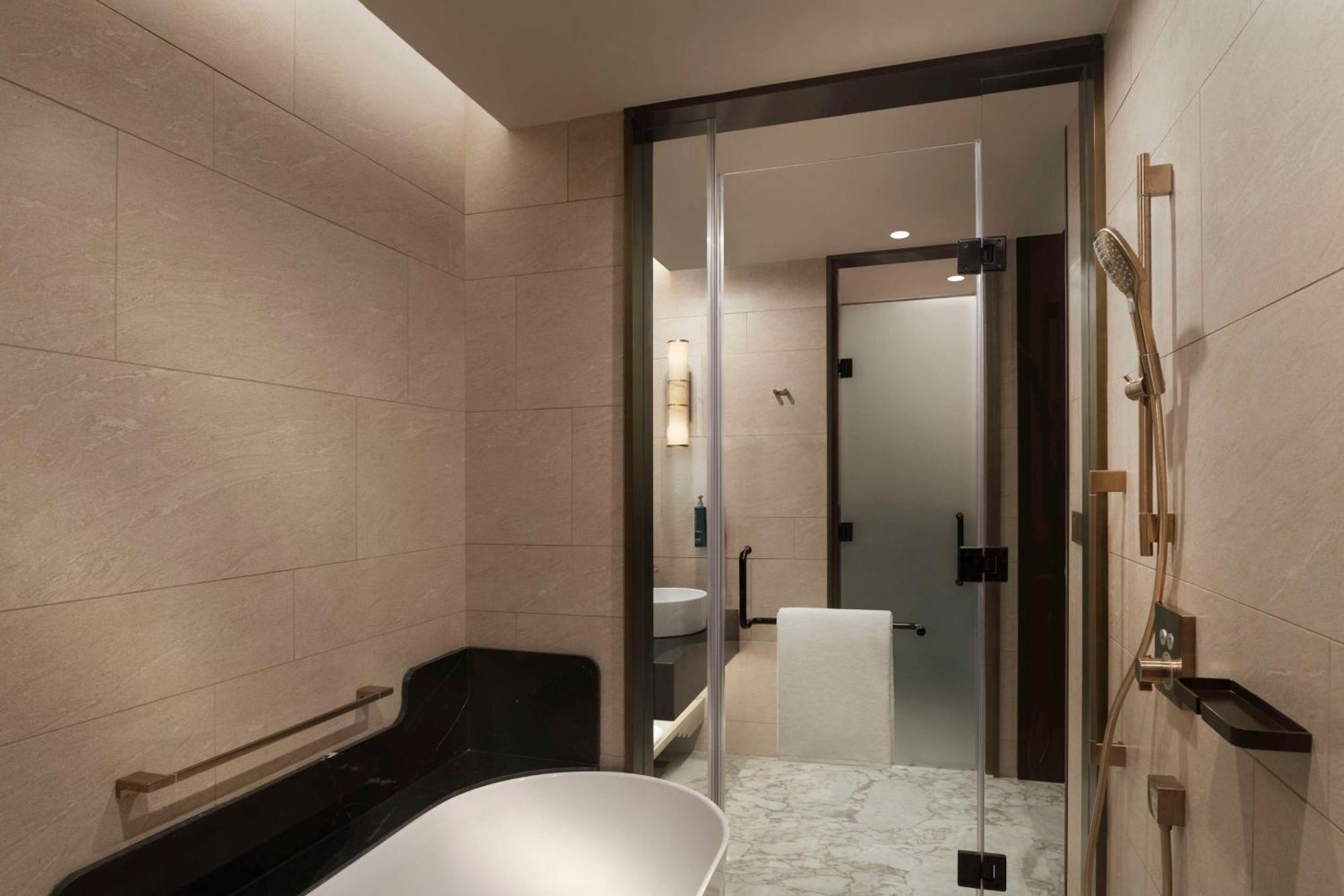 Hilton Hotel 5*