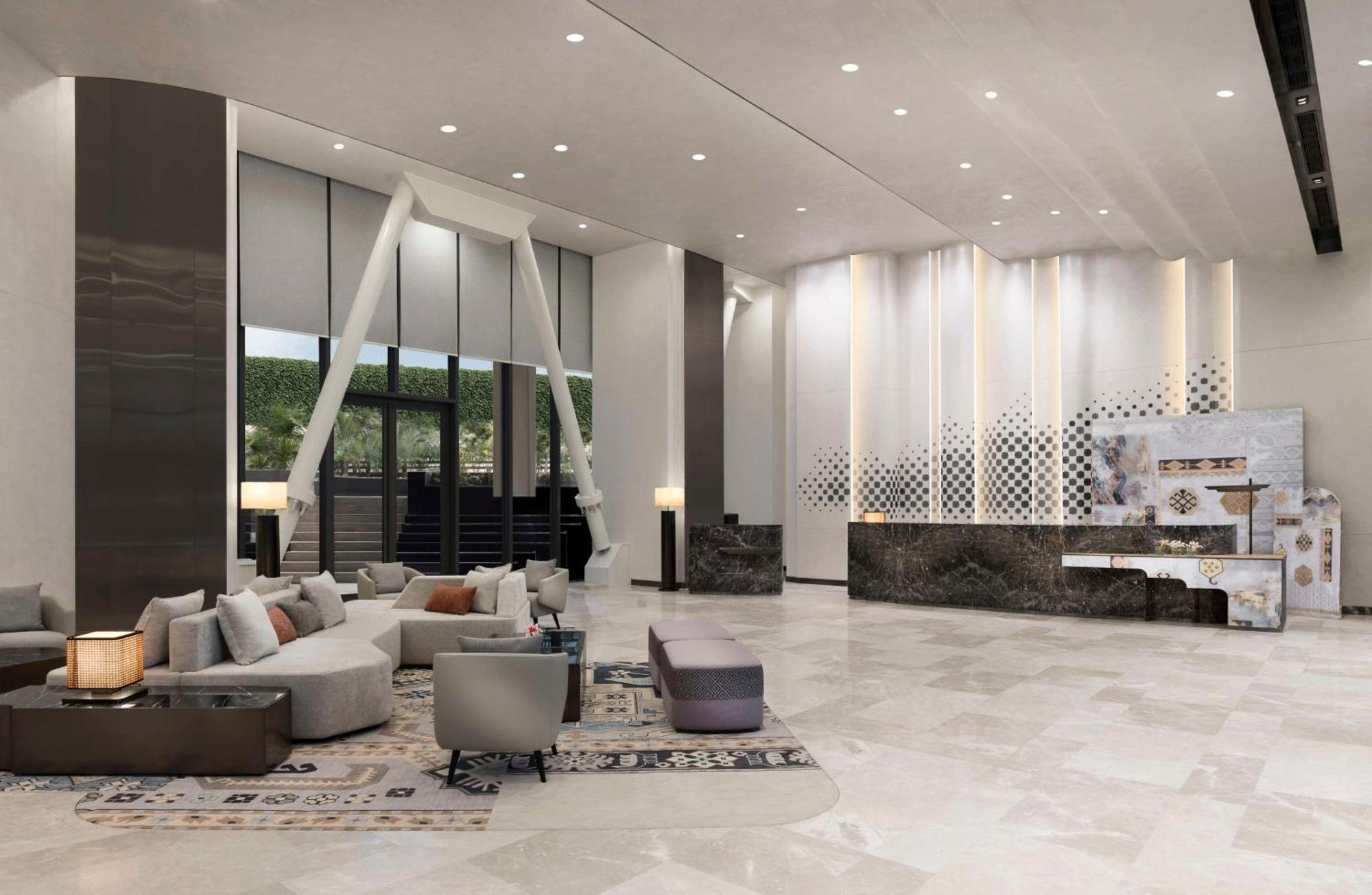 Hilton Hotel 5*