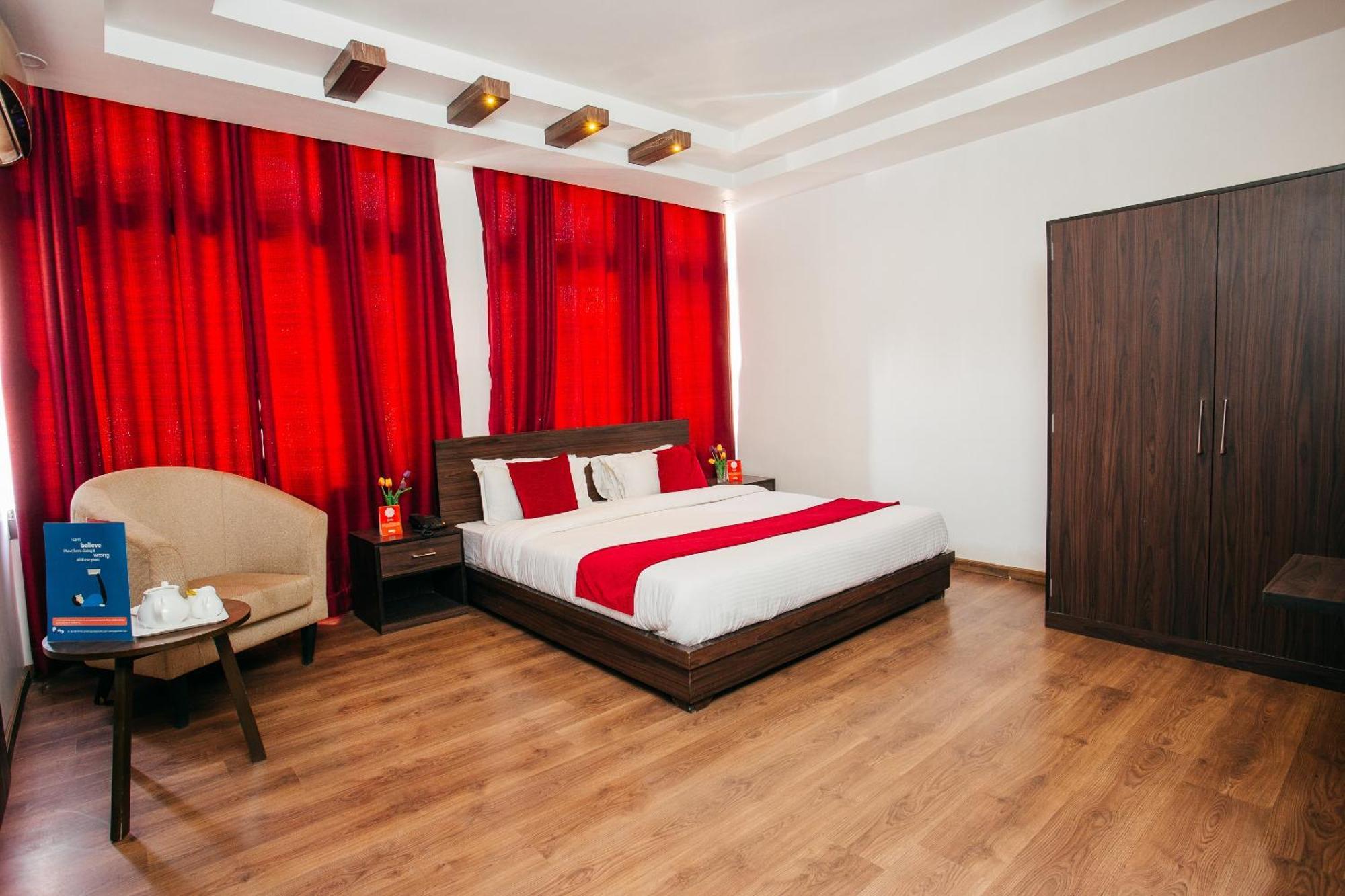 Oyo 11474 Gangaur Regency Boutique