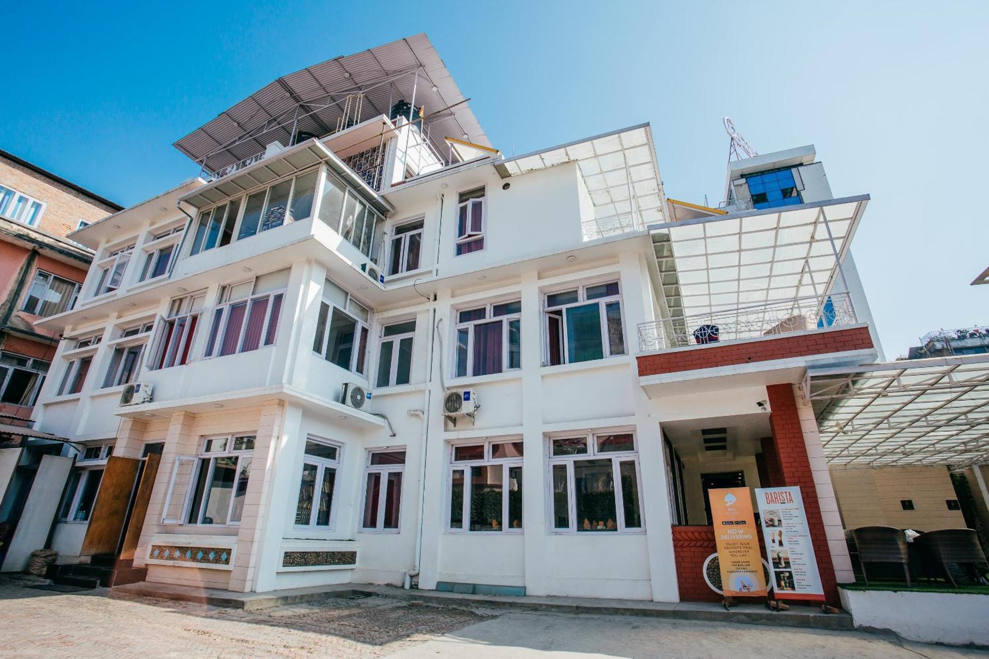 Oyo 11474 Gangaur Regency Boutique