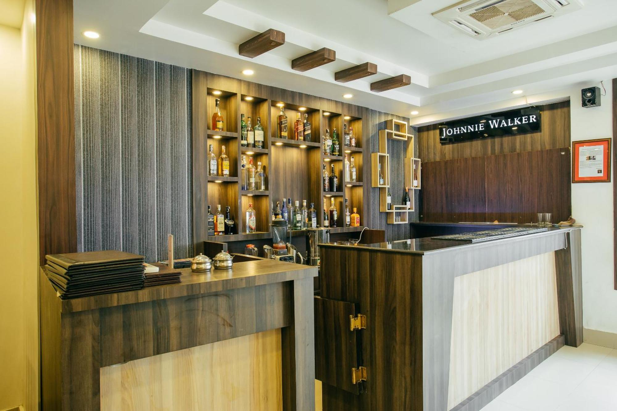Oyo 11474 Gangaur Regency Boutique