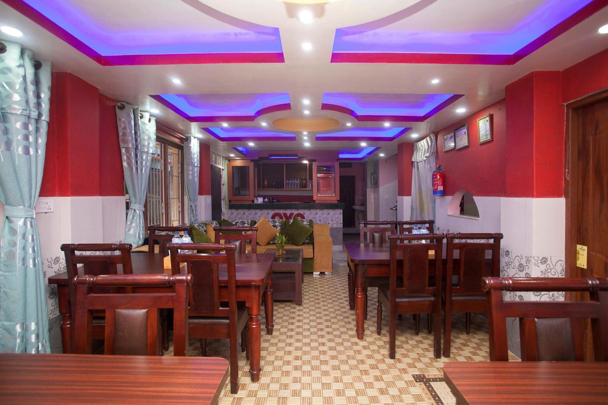 Oyo 622 Khotang Hotel 3*