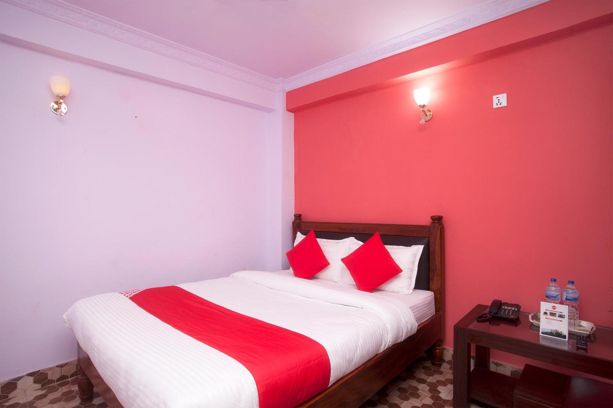 Oyo 622 Khotang Hotel 3*