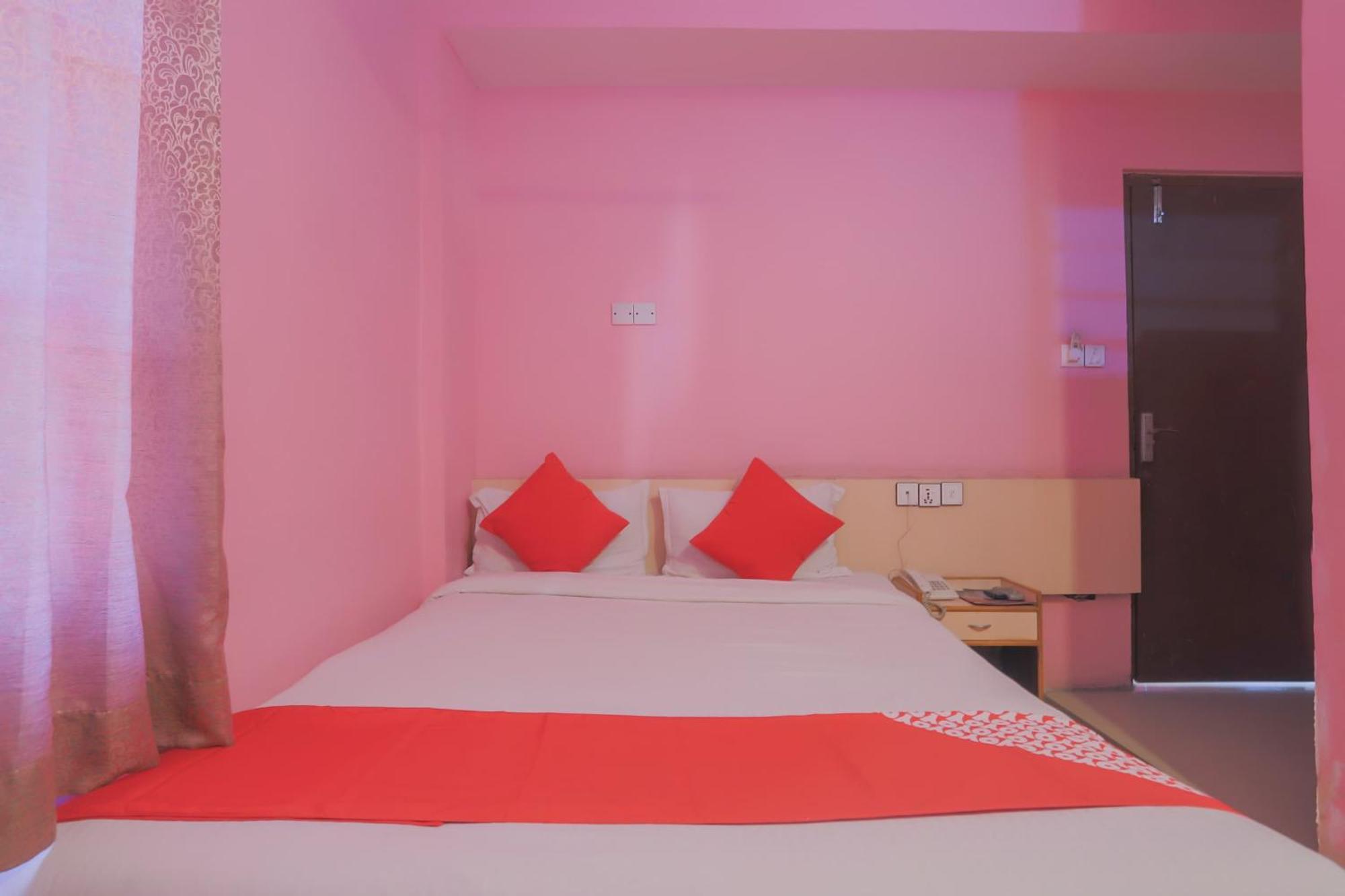 Hotel Oyo 789 Shivam Plaza 3*