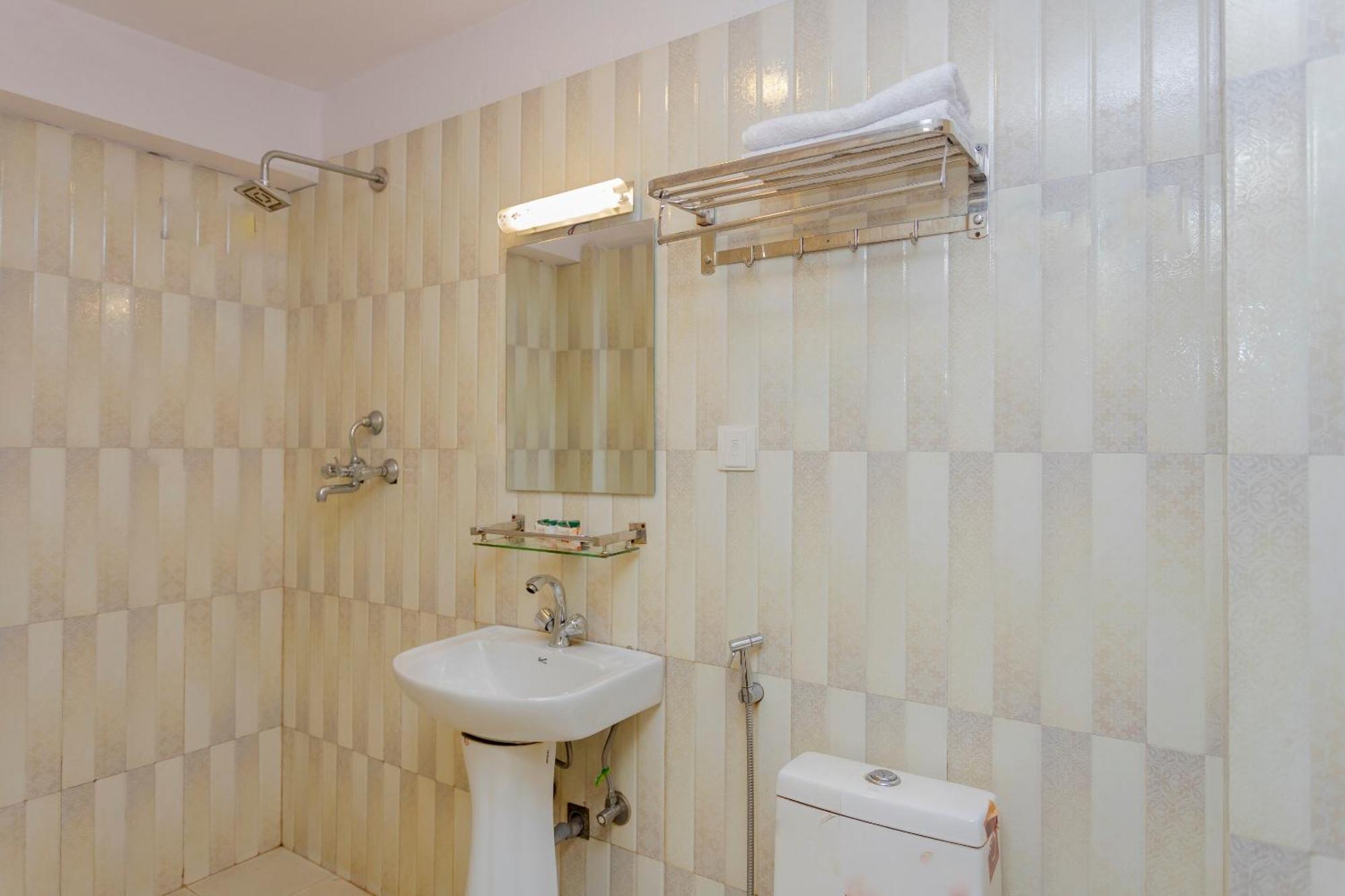 Oyo 795 Hotel 3*