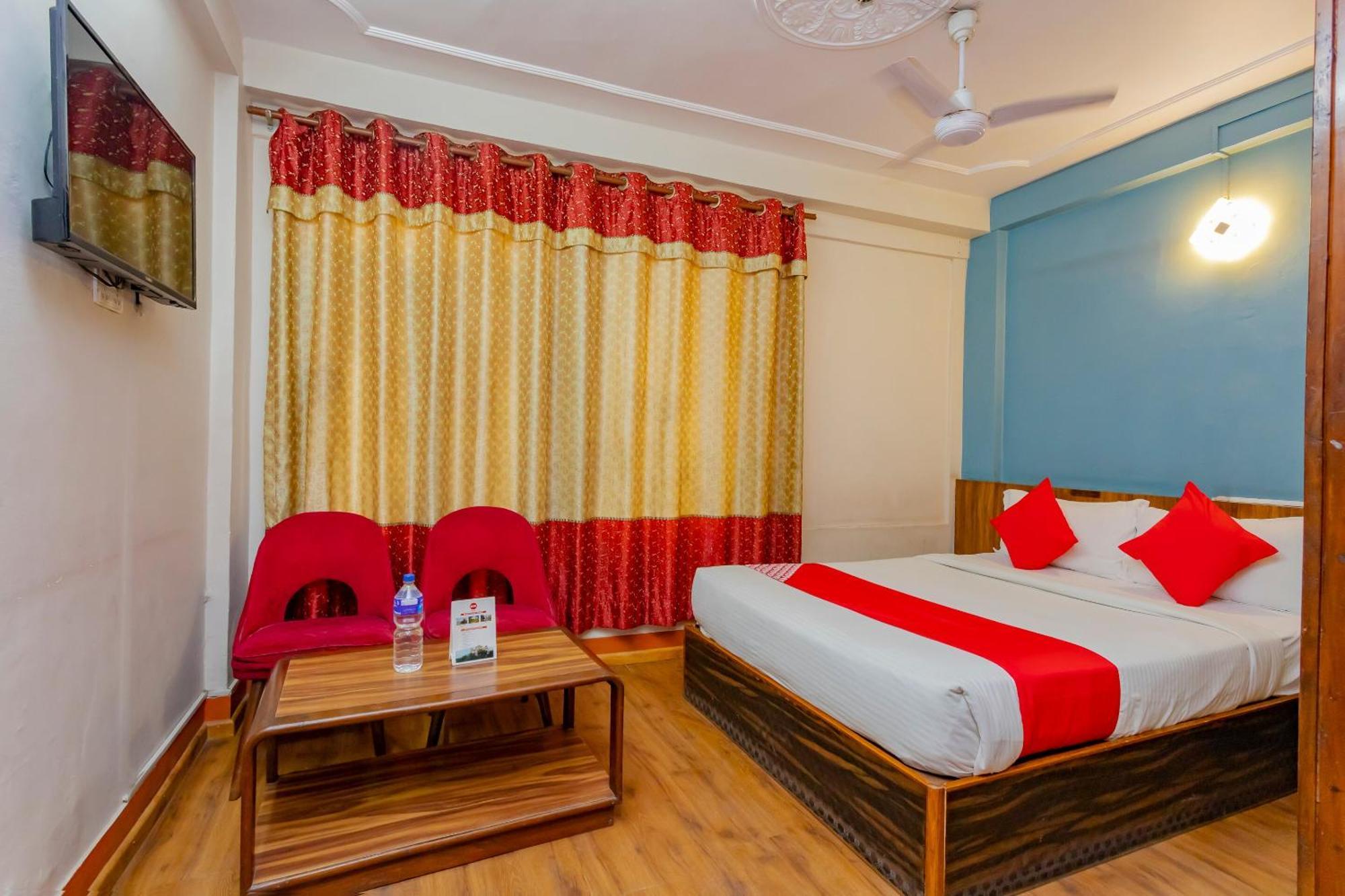 Oyo 795 Hotel 3*