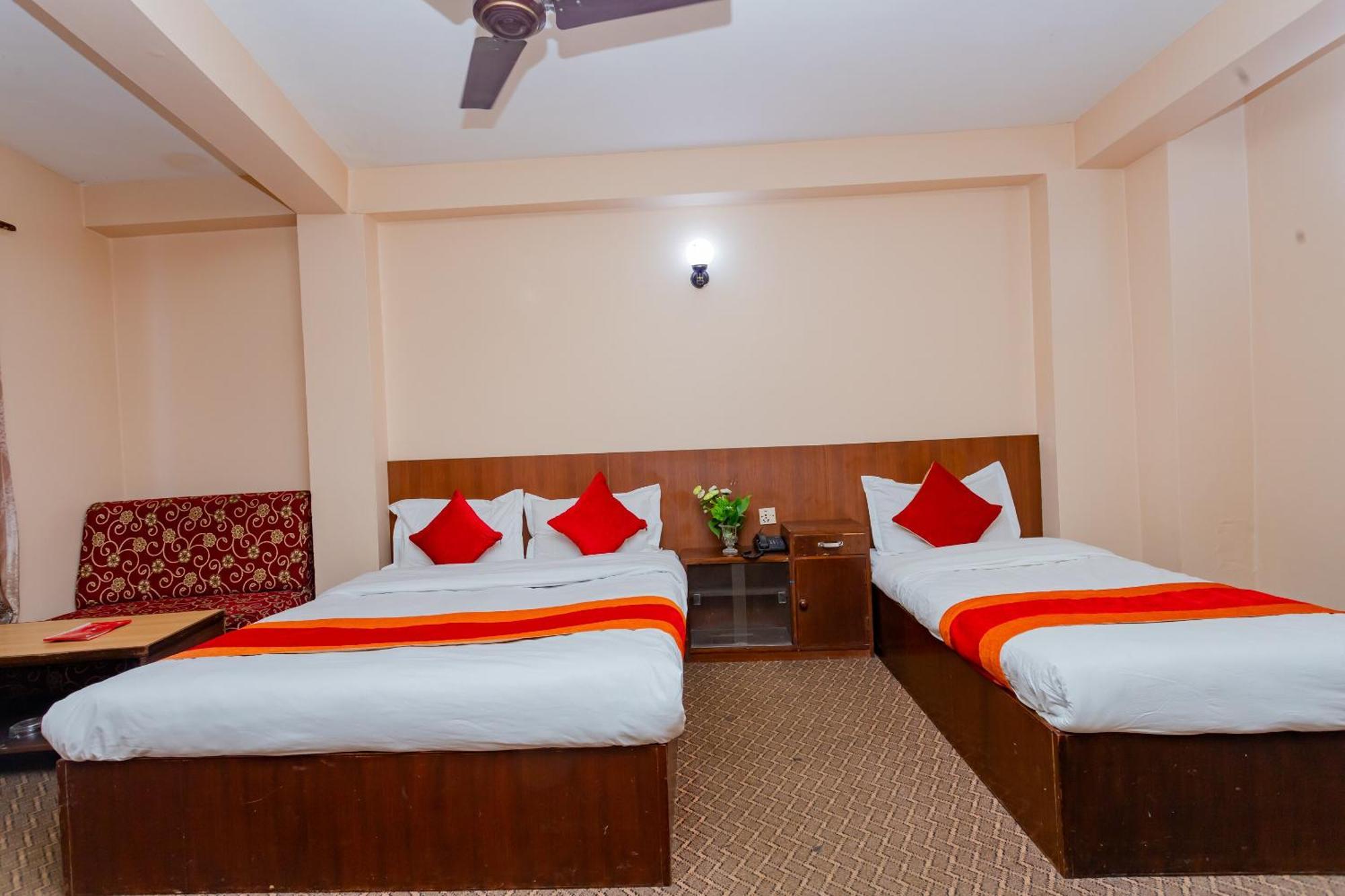 Oyo 801 View Global Hotel 3*