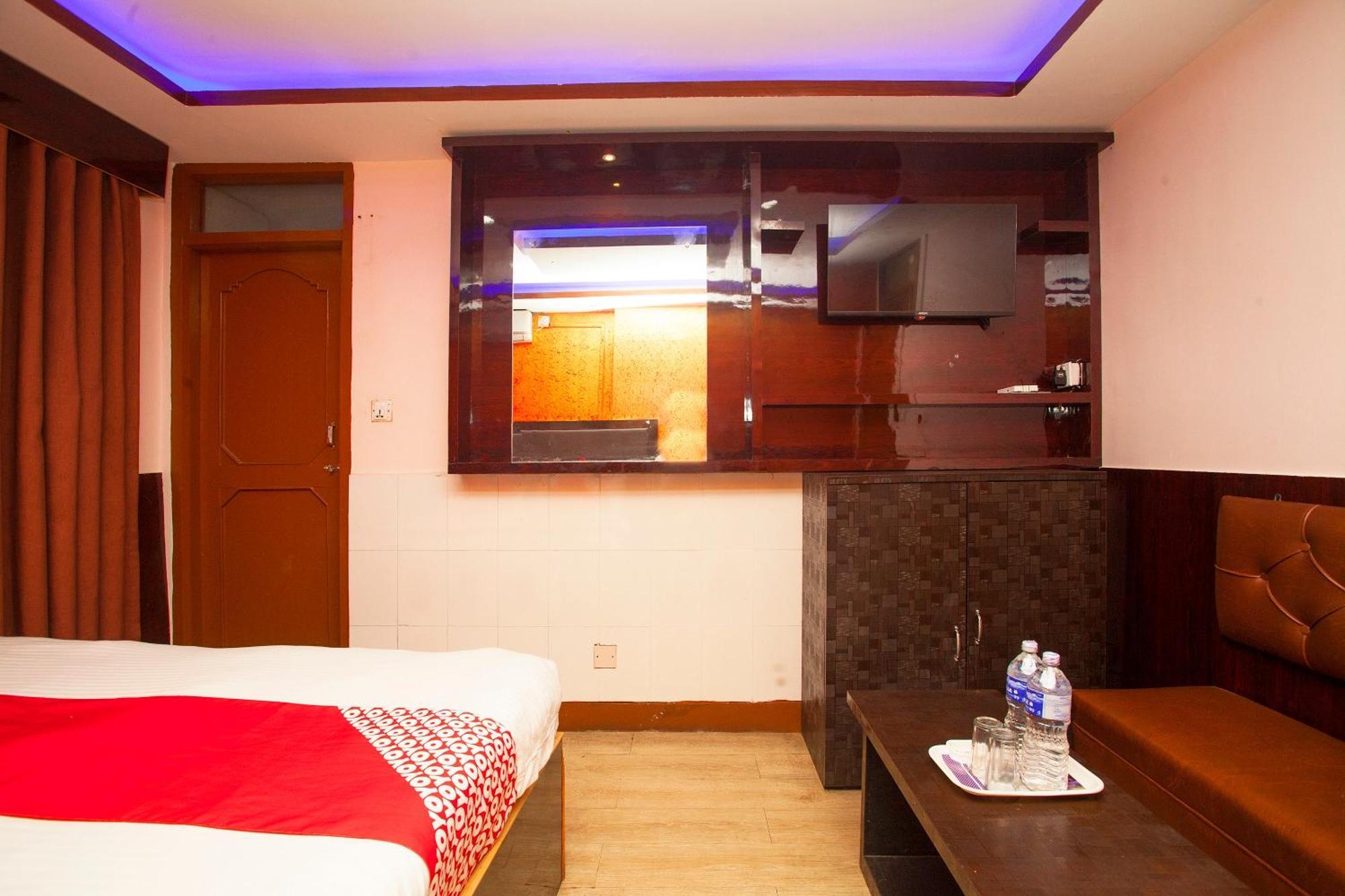 Oyo 809 Shree Guru Annex 2 Hotel *