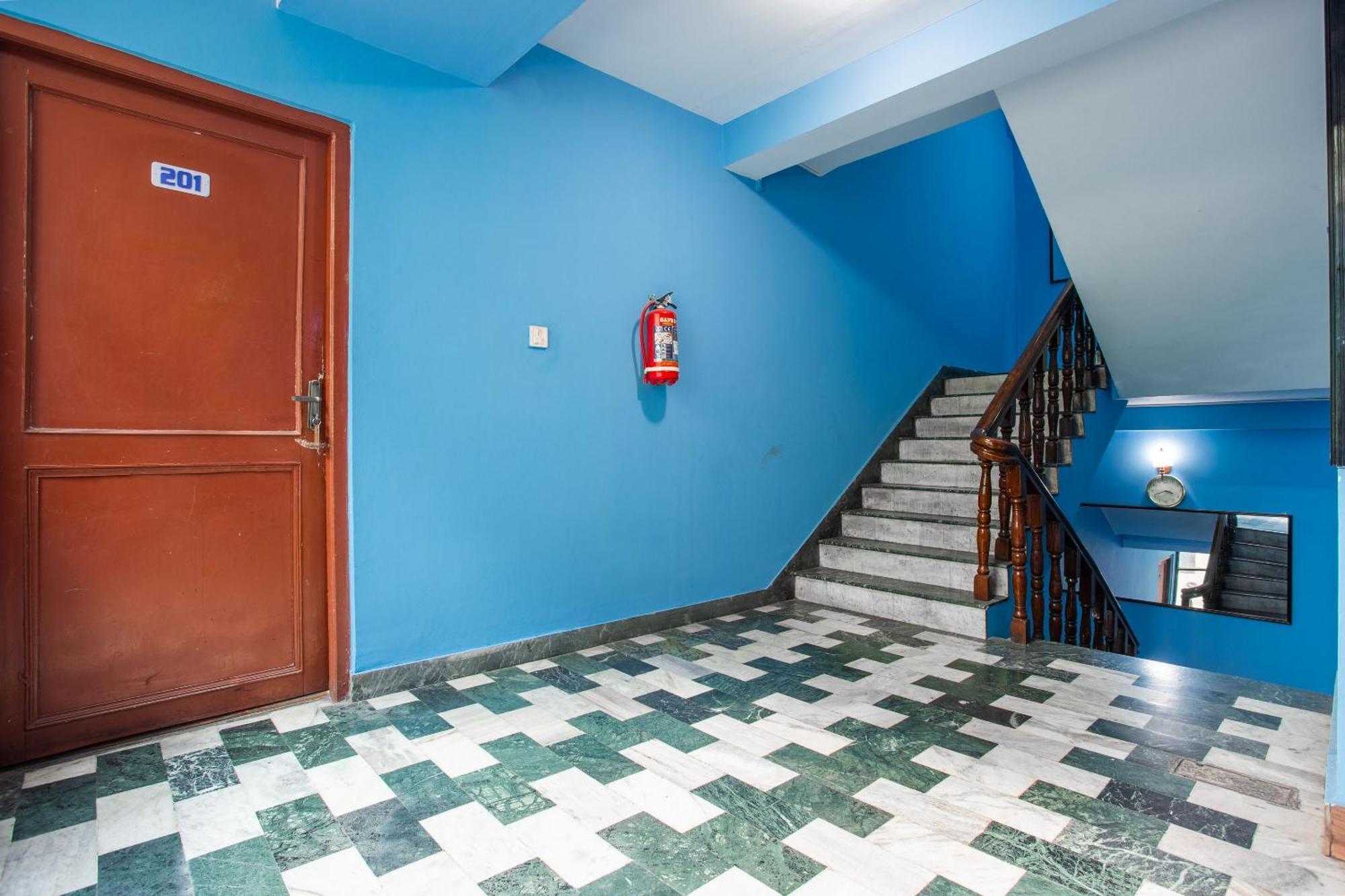 Oyo 808 Om Ganapati Pvt Ltd *