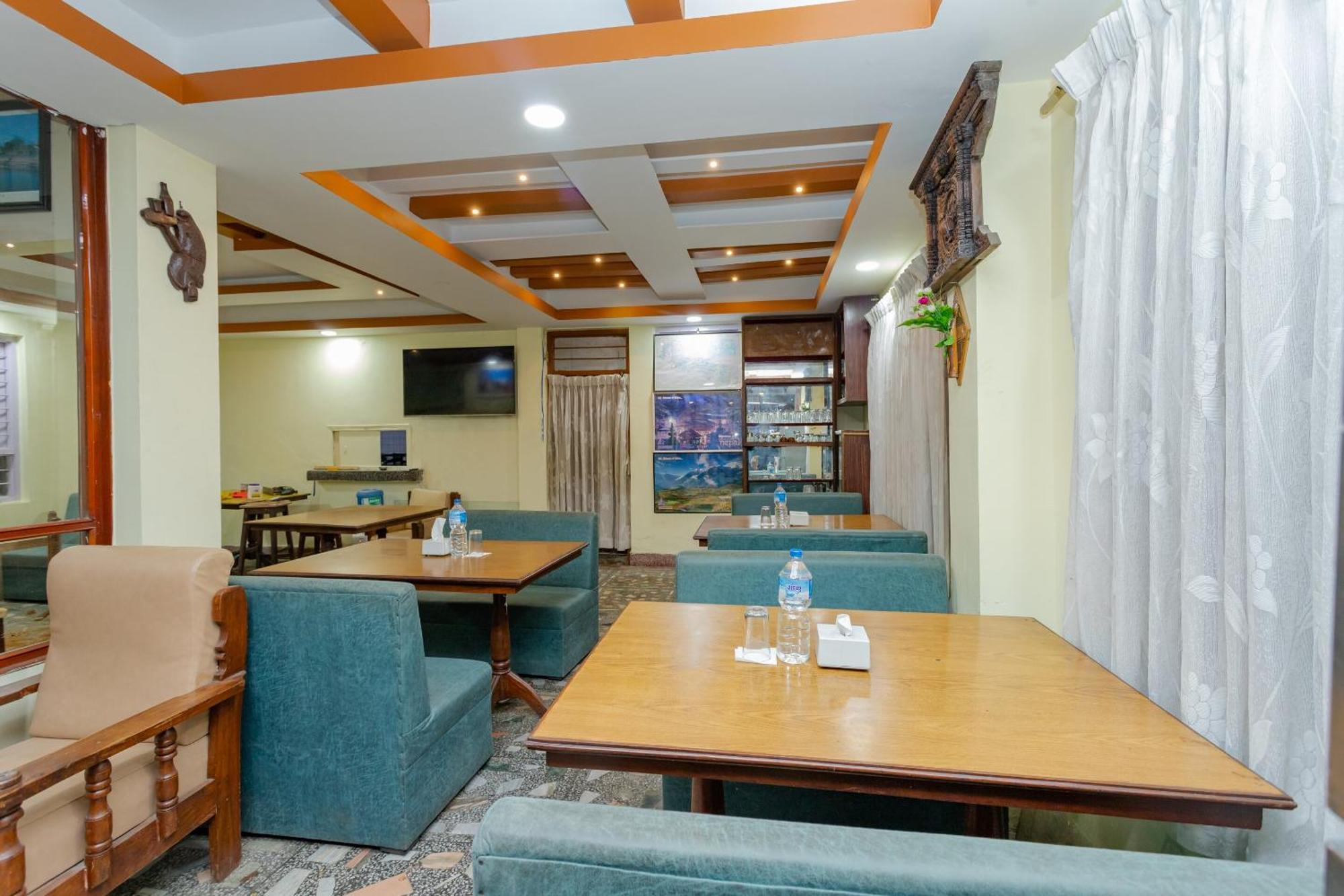 Oyo 811 New Pokhara Palace