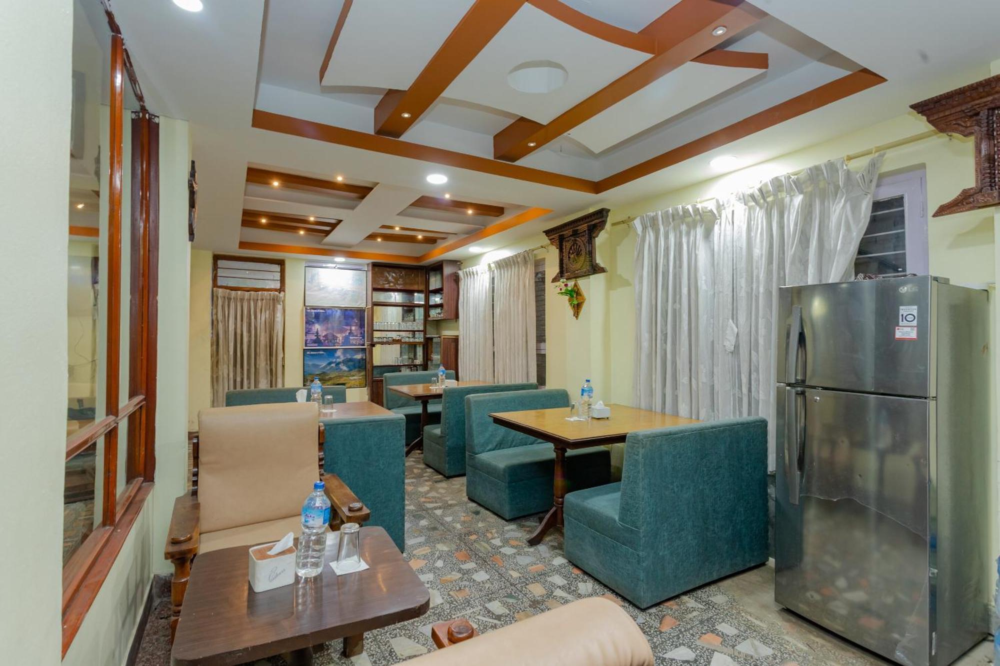 Hotel Oyo 811 New Pokhara Palace Kathmandu
