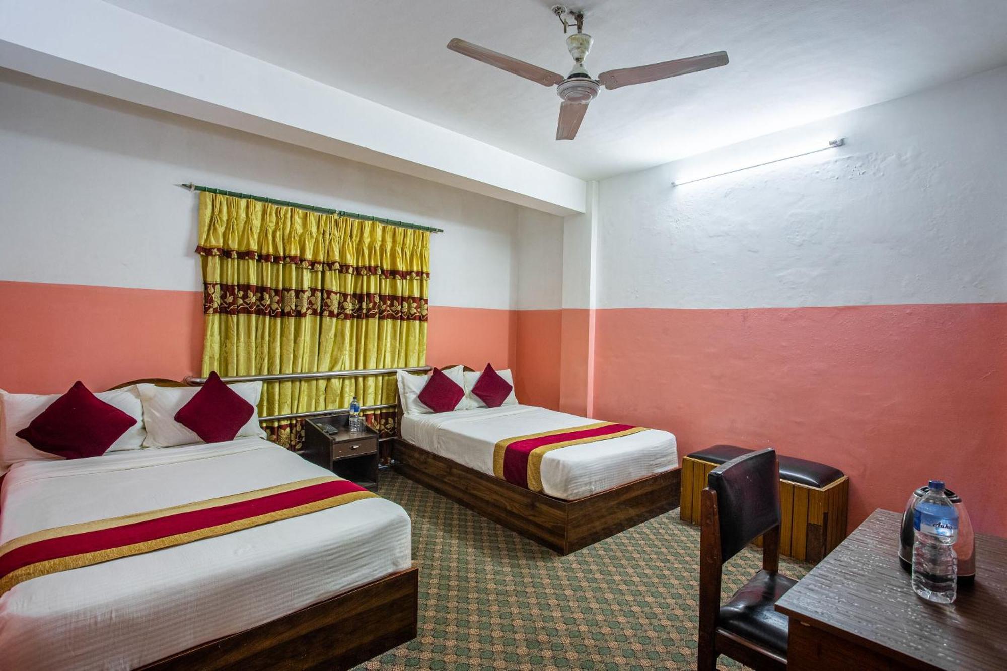 Oyo 810 Peace Golden Hotel *
