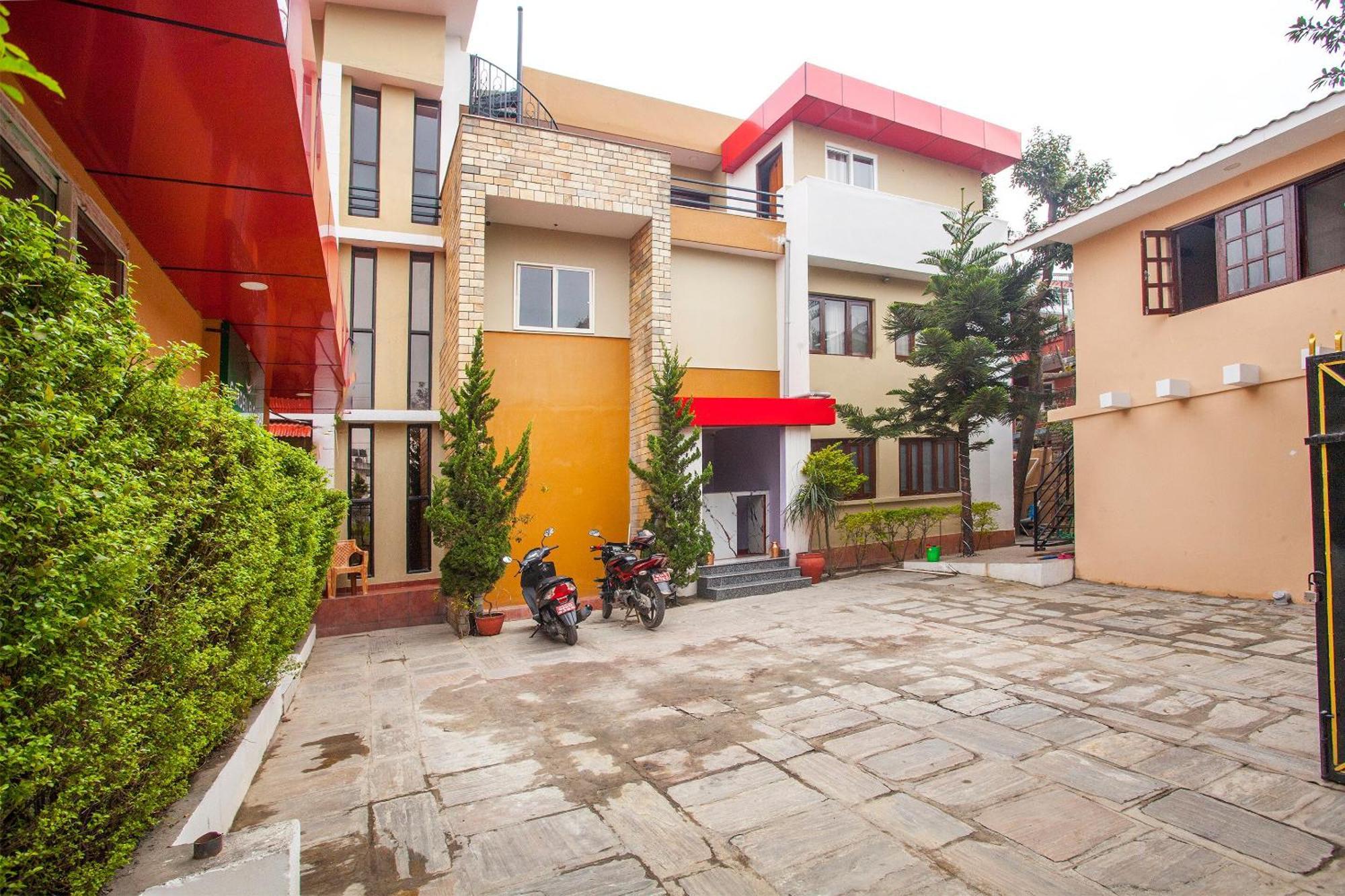 Oyo 817 Garden Flower Hotel Kathmandu