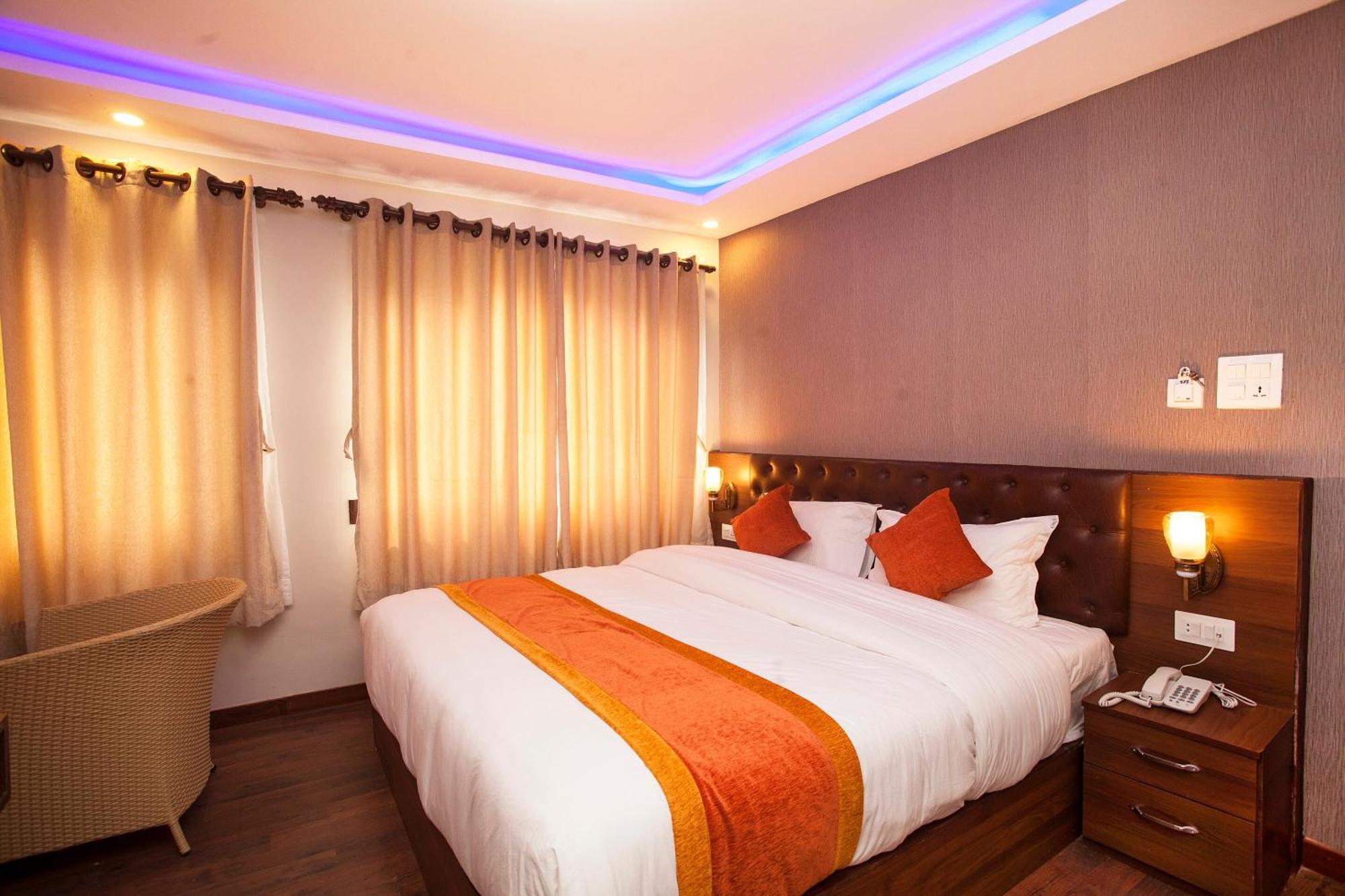 Oyo 817 Garden Flower Hotel *