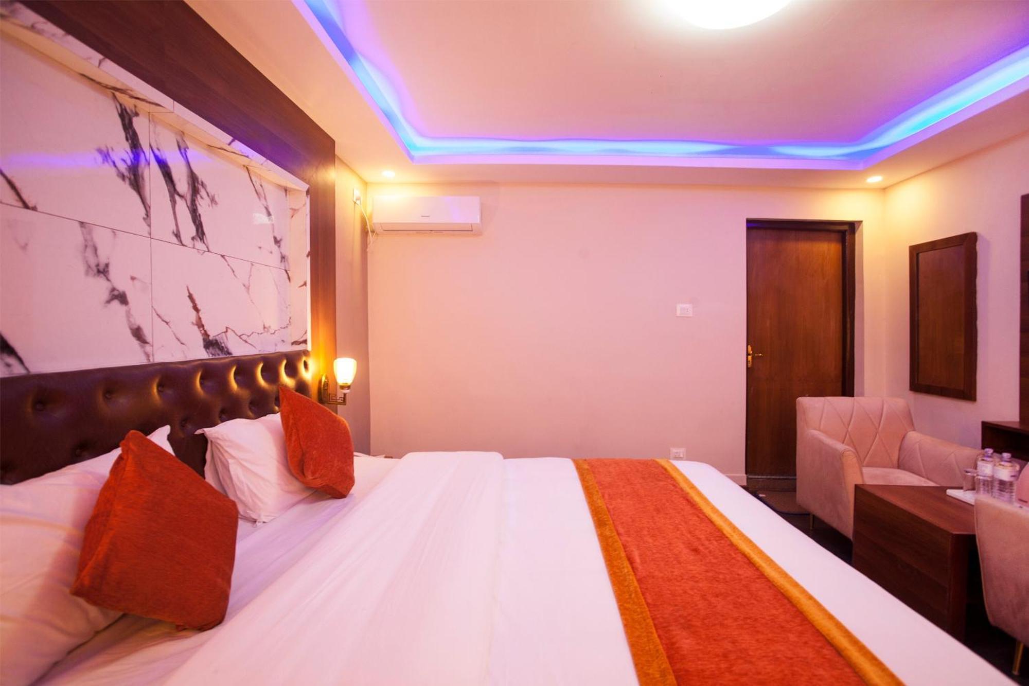 Oyo 817 Garden Flower Hotel Kathmandu