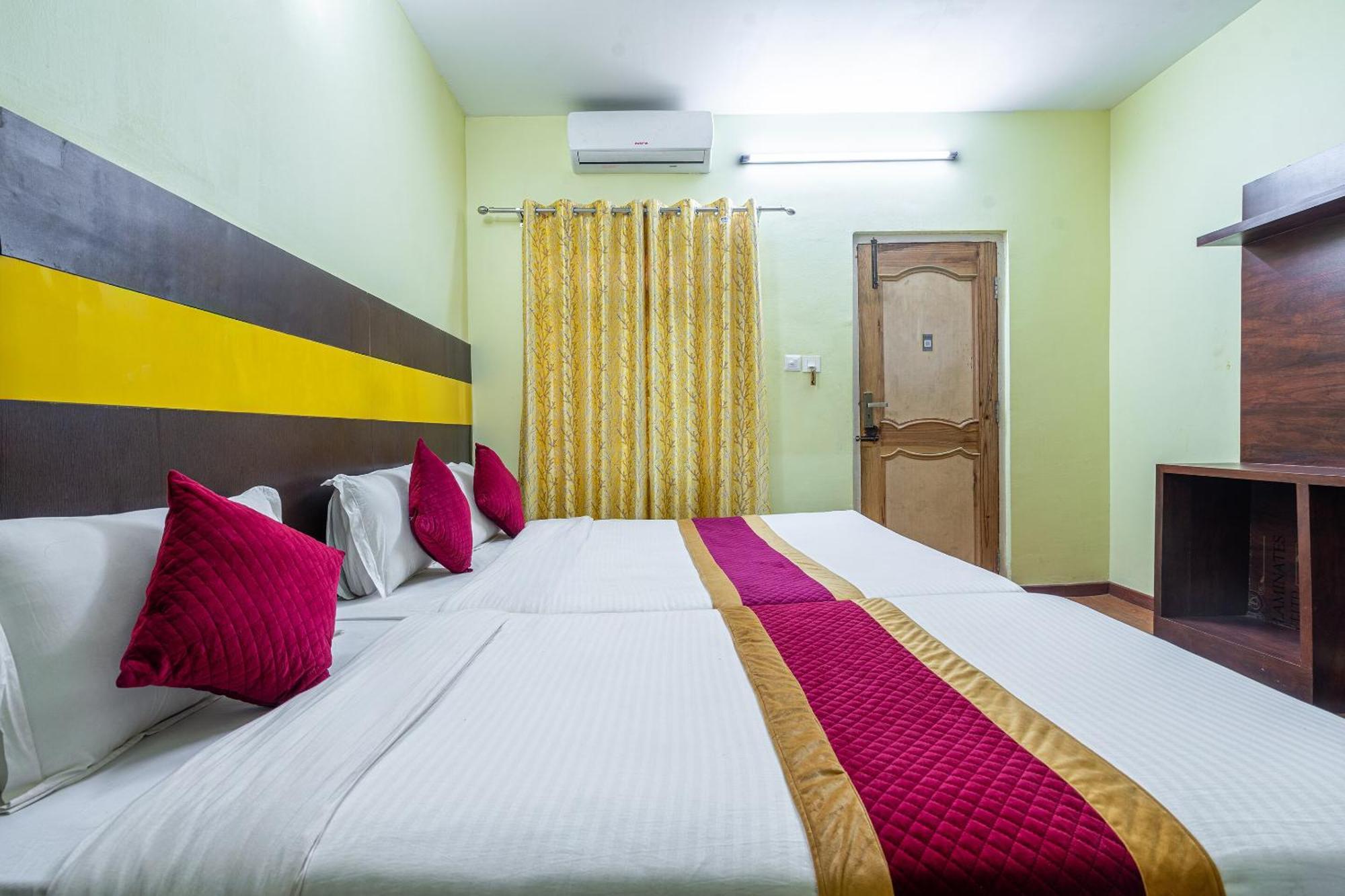 Oyo 825 Baikuntha Hotel *