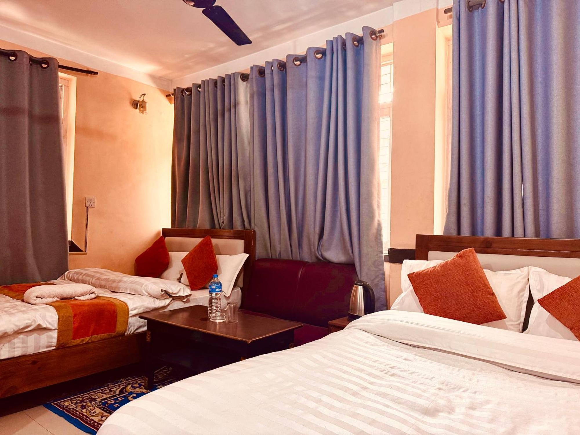 Hotel Om Mandakini 3*