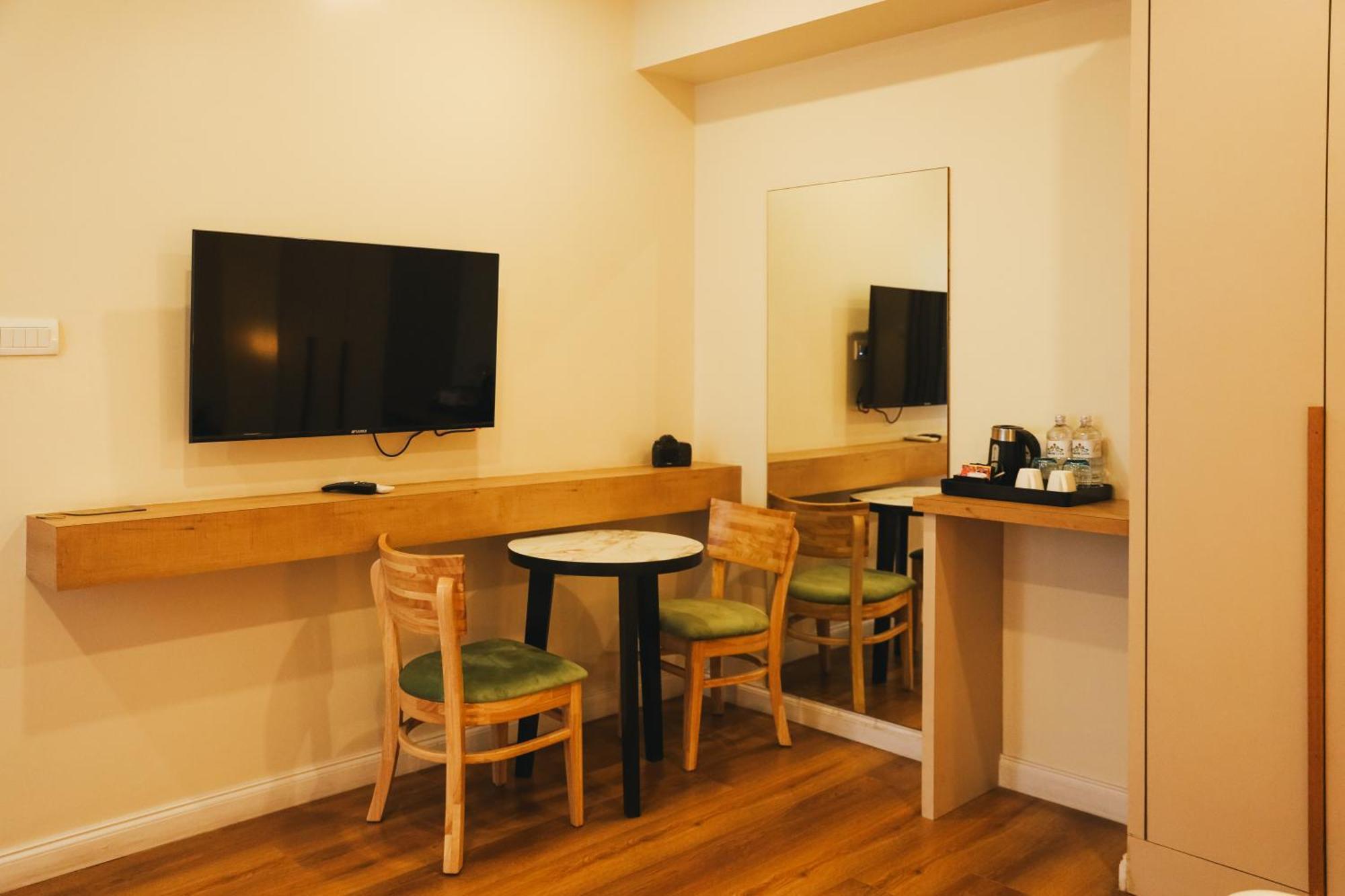 Snowlion Hotel *