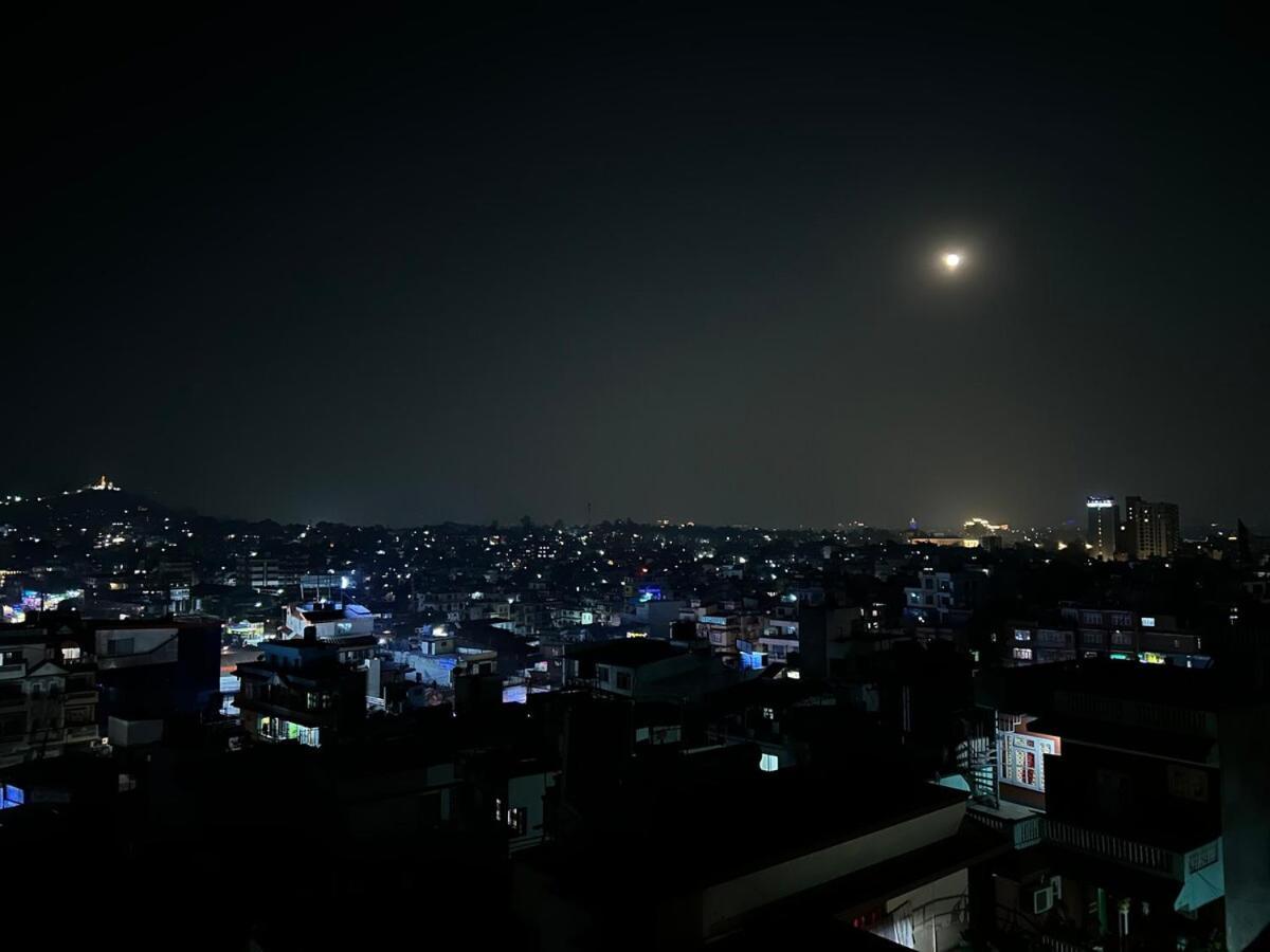 Apartment Cozy With Stunning Nightview Rooftop! Kathmandu