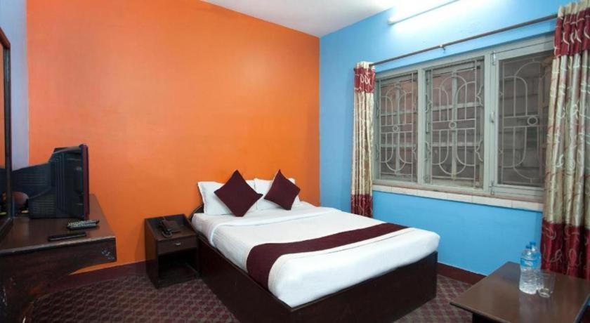 Oyo 381 Pashupati Plaza 2*