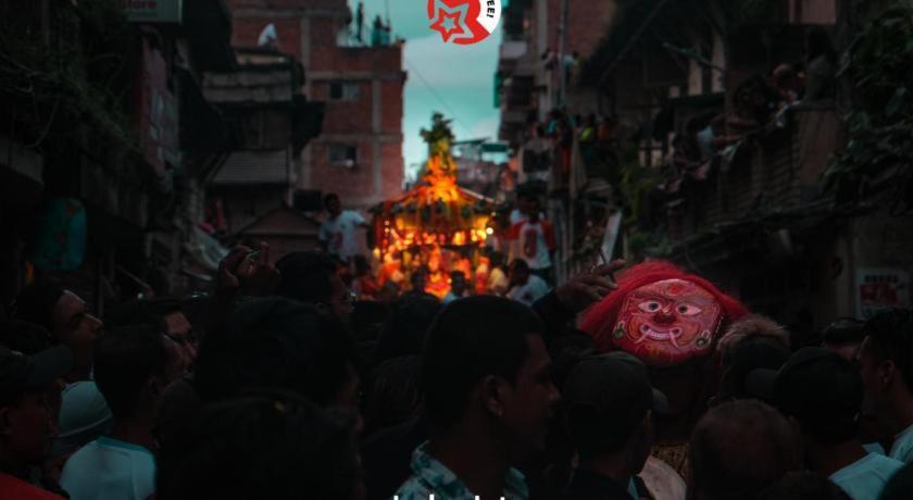 Hotel Oyo 381 Pashupati Plaza