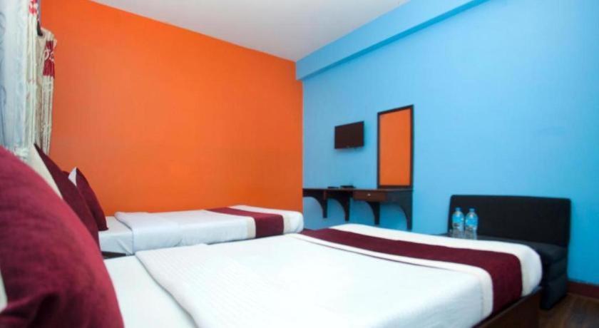Oyo 381 Pashupati Plaza 2*