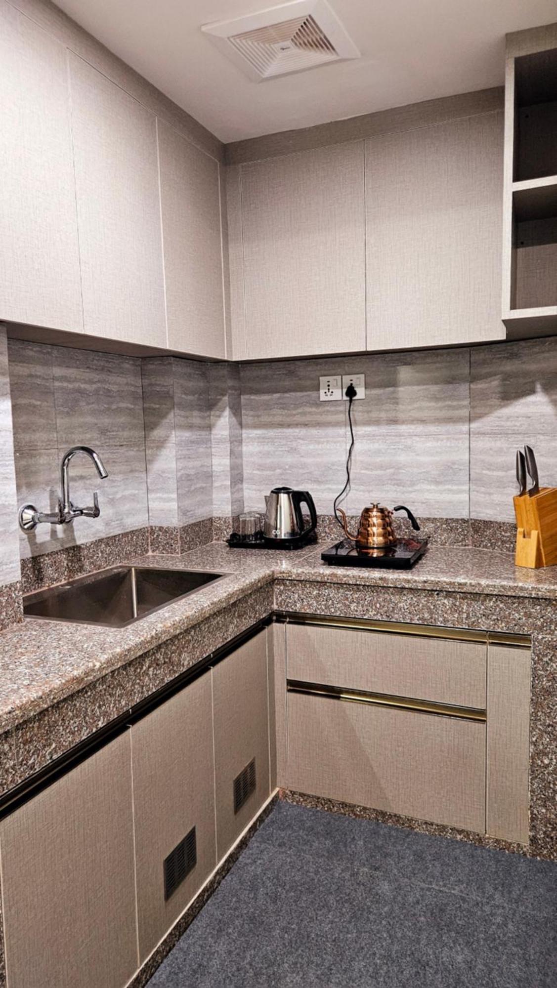 Nj's 3rd Floor Apartment *