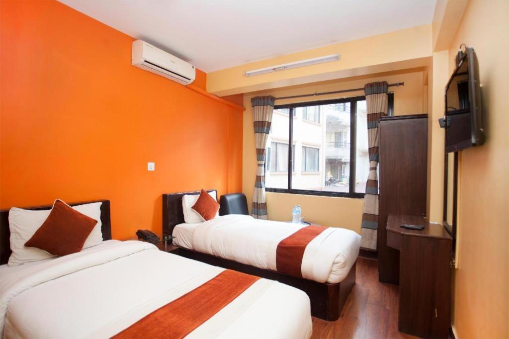 Oyo 381 Pashupati Plaza Hotel 2*