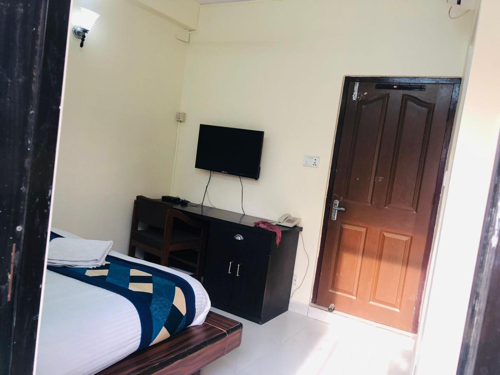 Nhu Rajdhani Rumah tetamu *