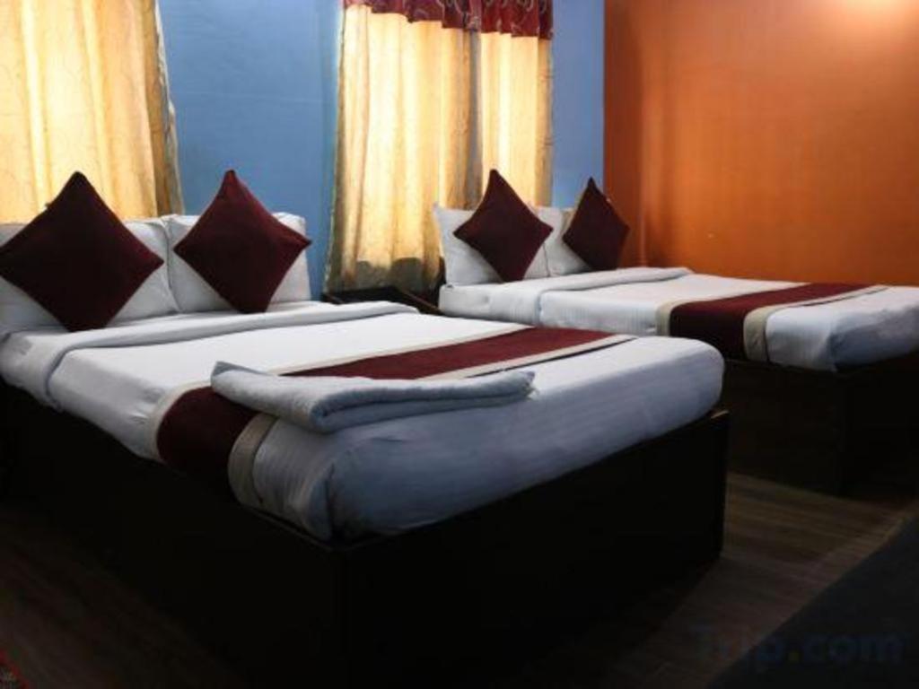 Hotel Oyo 381 Pashupati Plaza 2*