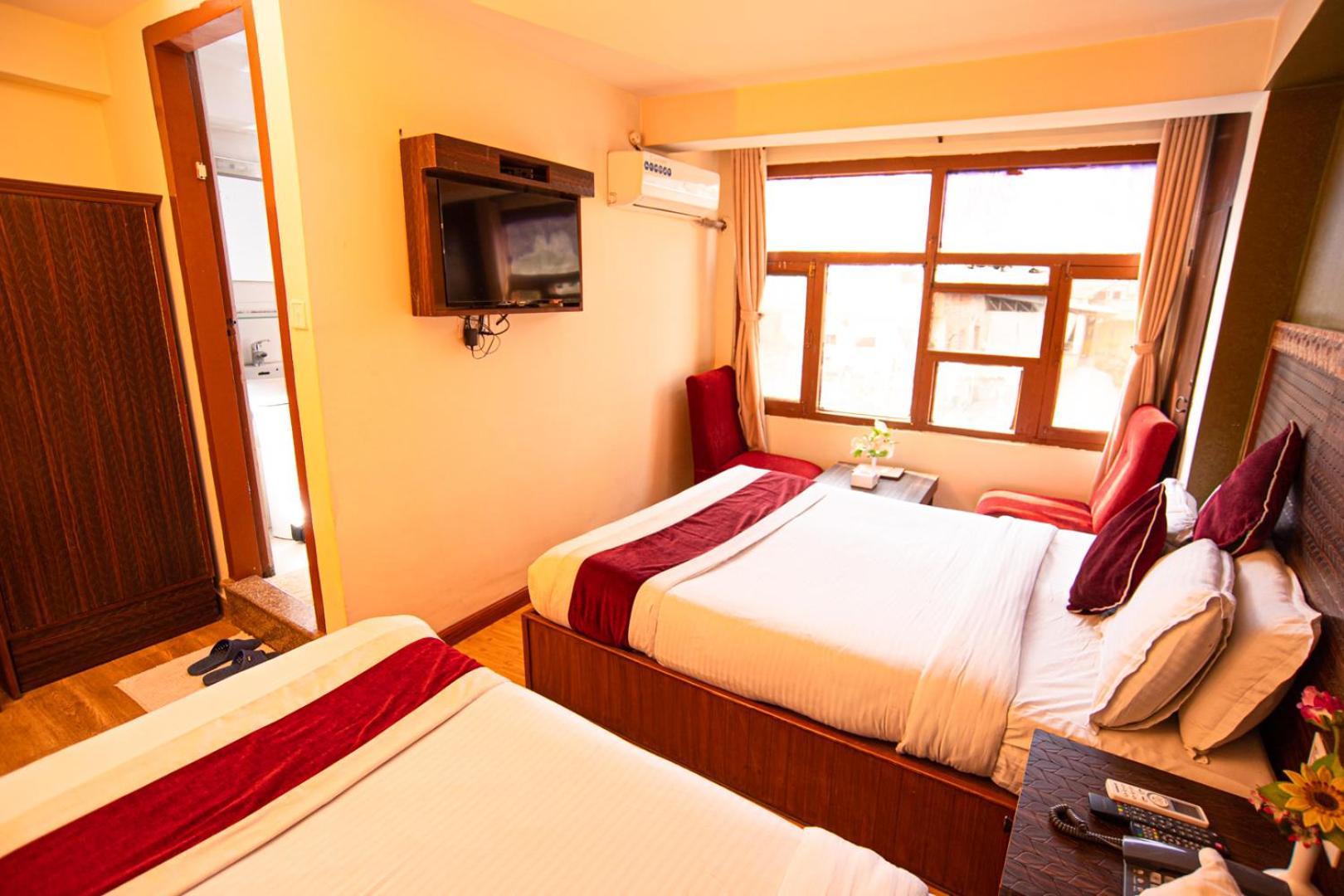Hotel Regency *