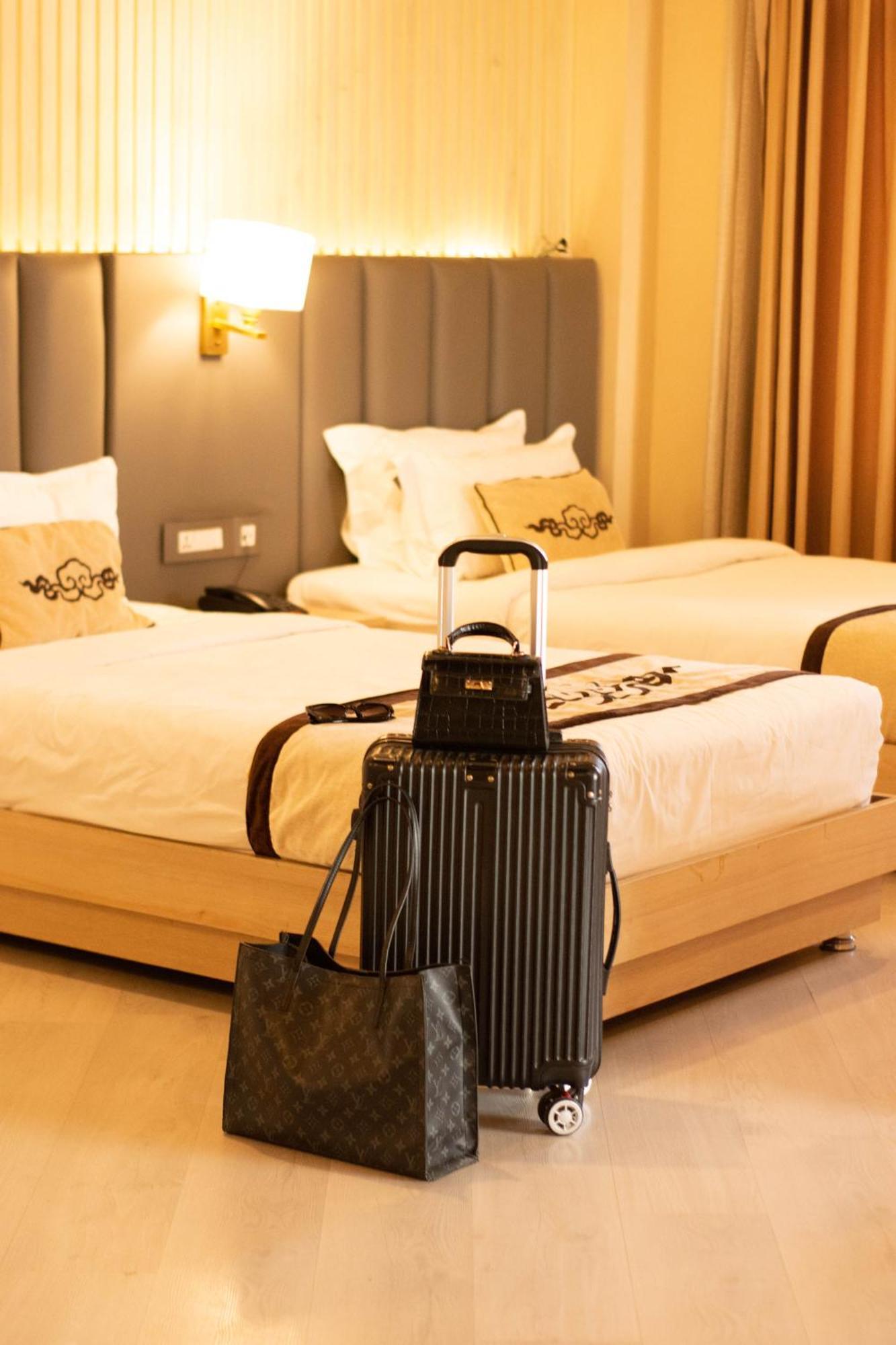 Lavie And 3* Kathmandu