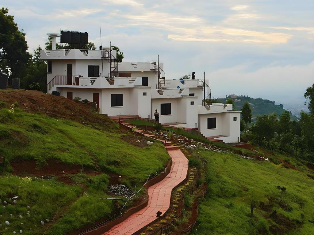 Naikap Village 3*