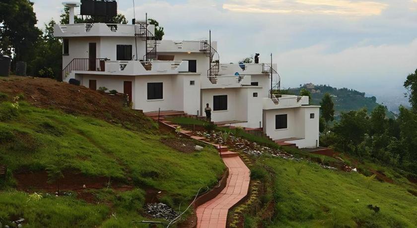 Naikap Village 3*