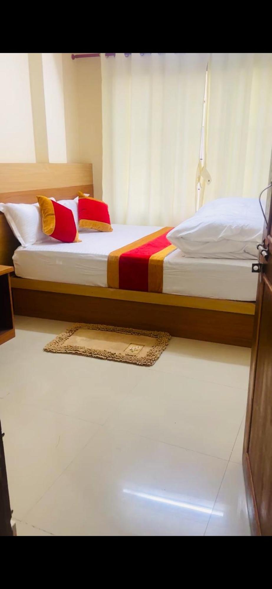 Saujanya Deluxe Parbat Guest house