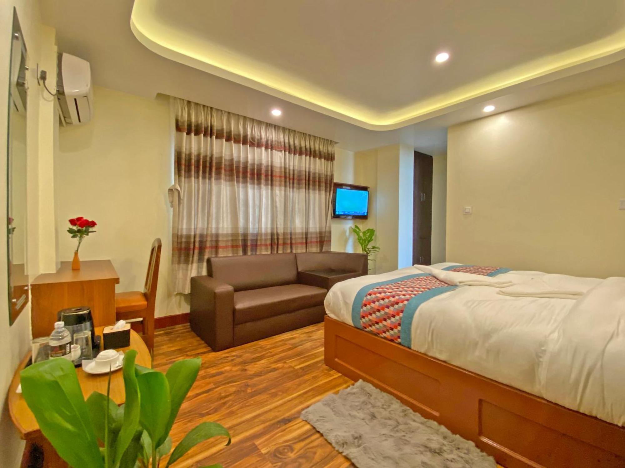 Hotel Himalayan Bts 2*