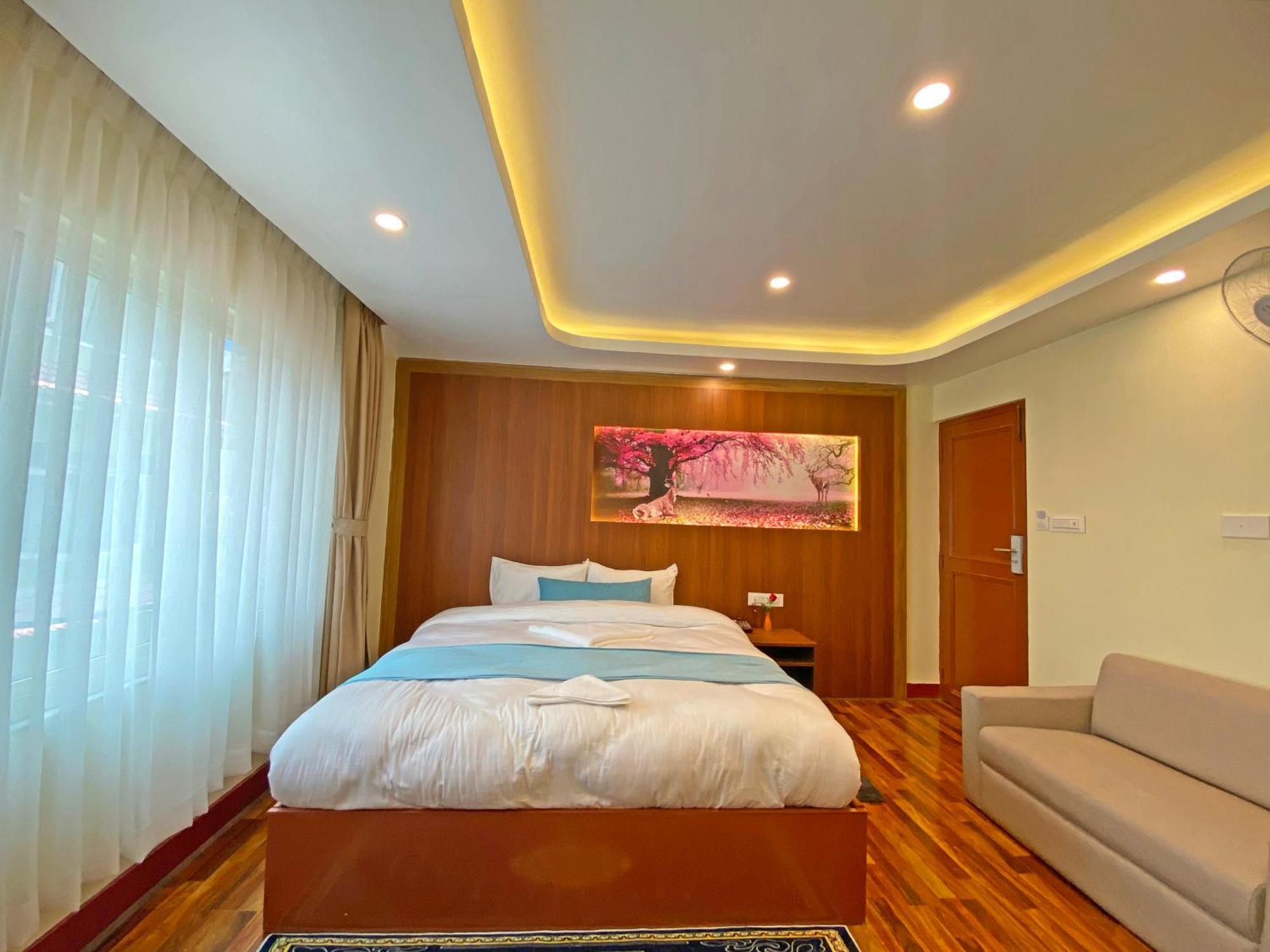 Hotel Himalayan Bts 2*
