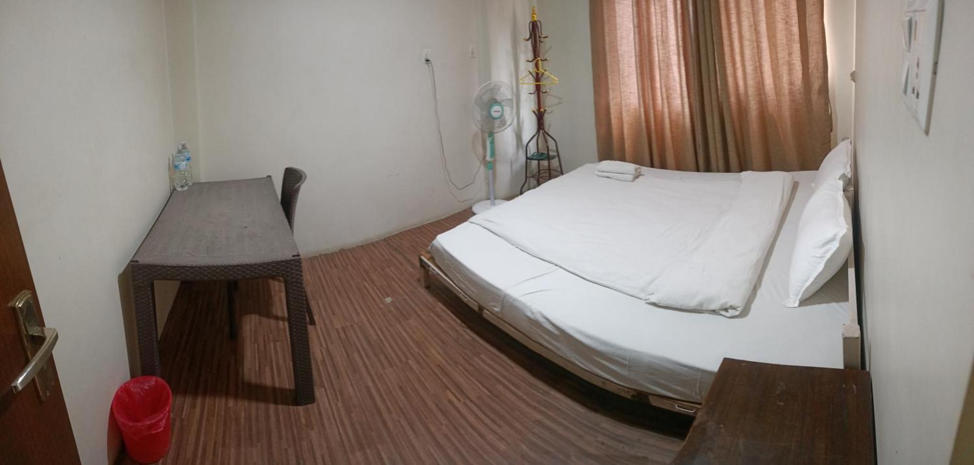 Down To Earth Bed & Breakfast *