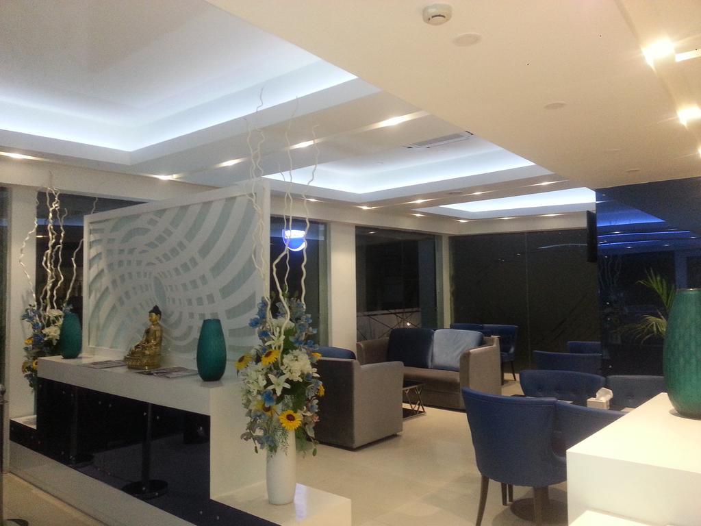 And Hotel 3*