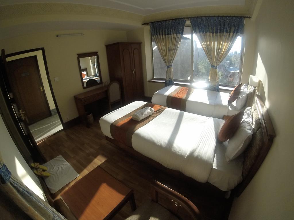 Hotel Trekkers
