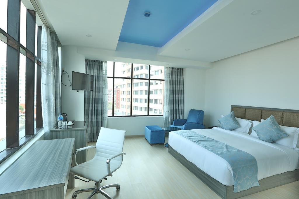 Hotel And 3*