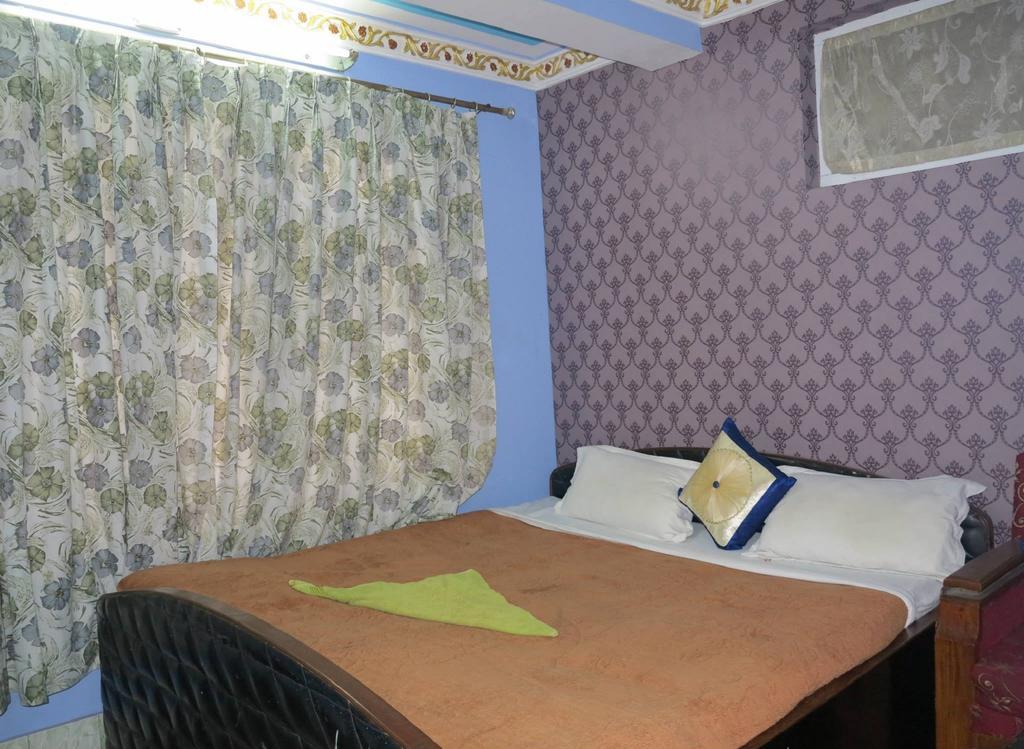 Oyo 160 Shraddha Palace Hotel 2*