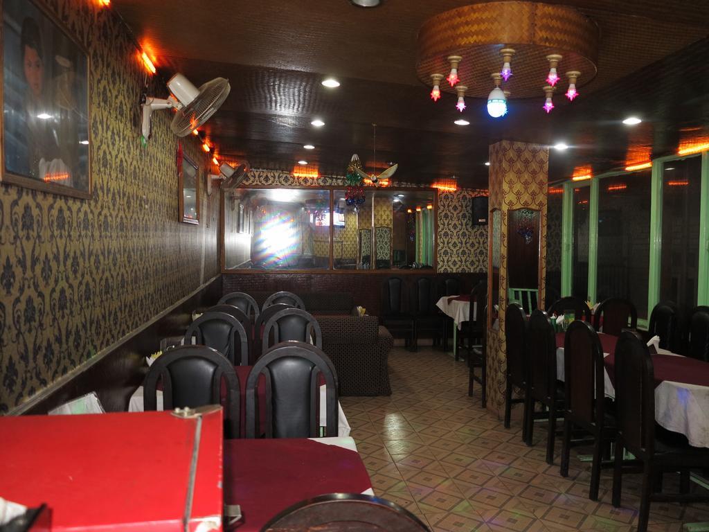 Oyo 160 Shraddha Palace Hotel