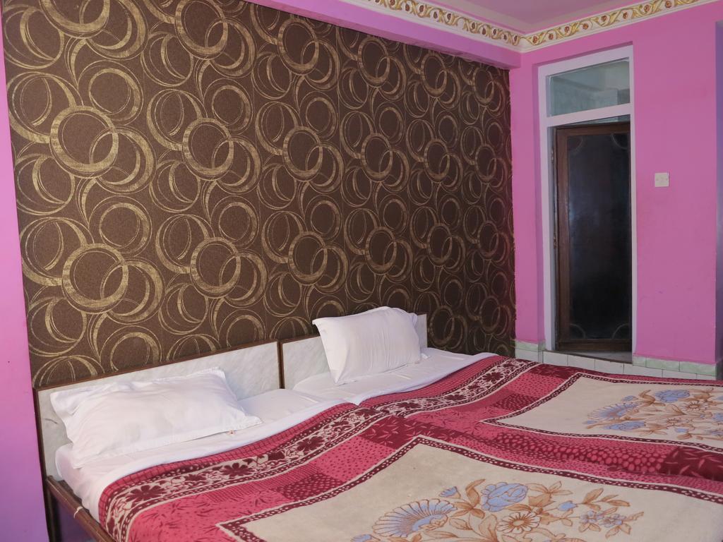 Oyo 160 Shraddha Palace Hotel