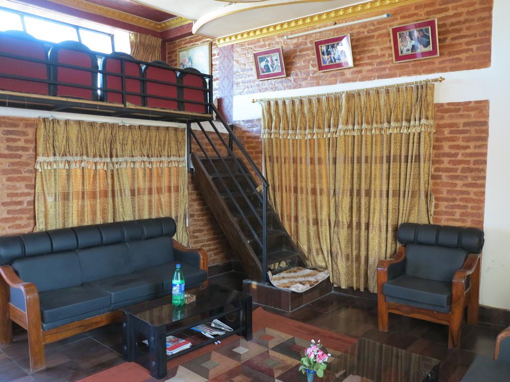 Oyo 160 Shraddha Palace Hotel 2*