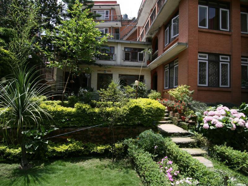 Garden Hotel 2*