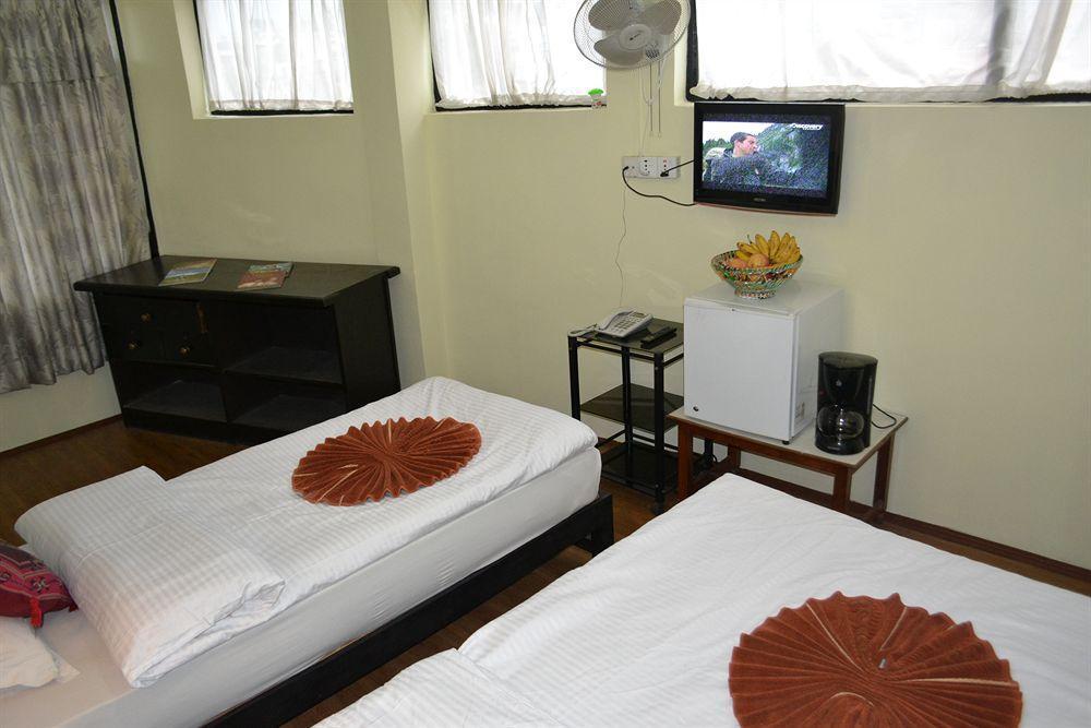 Pariwar Hotel 2*