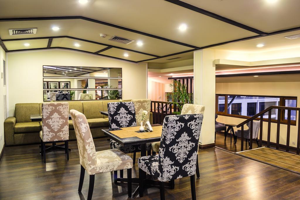 De L' Annapurna Hotel