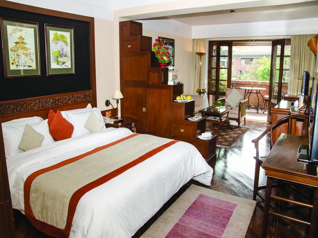 Shangri-la, Hotel