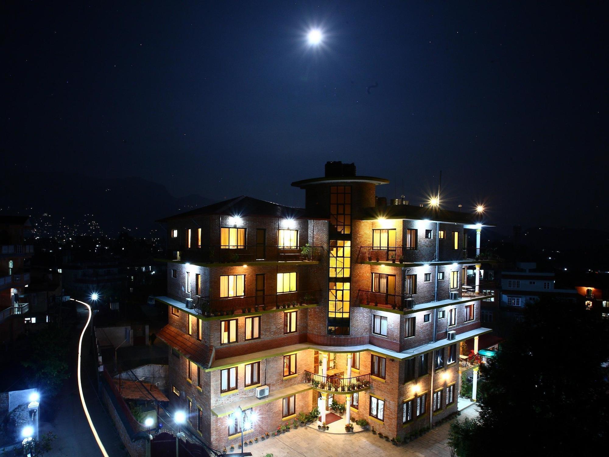 Royal Astoria Hotel